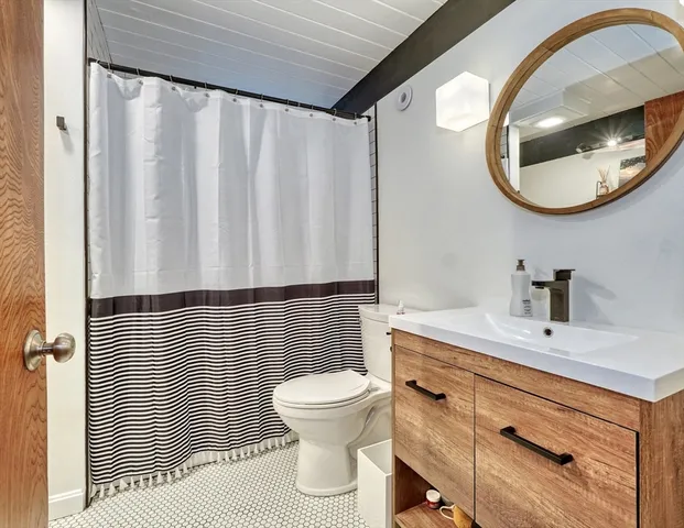 $1,249,000 | 15 Lovers Lane, Southborough, MA 01772