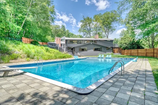 $1,249,000 | 15 Lovers Lane, Southborough, MA 01772