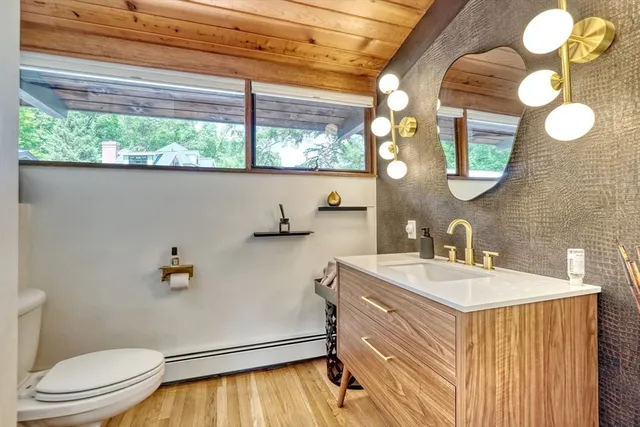 $1,249,000 | 15 Lovers Lane, Southborough, MA 01772