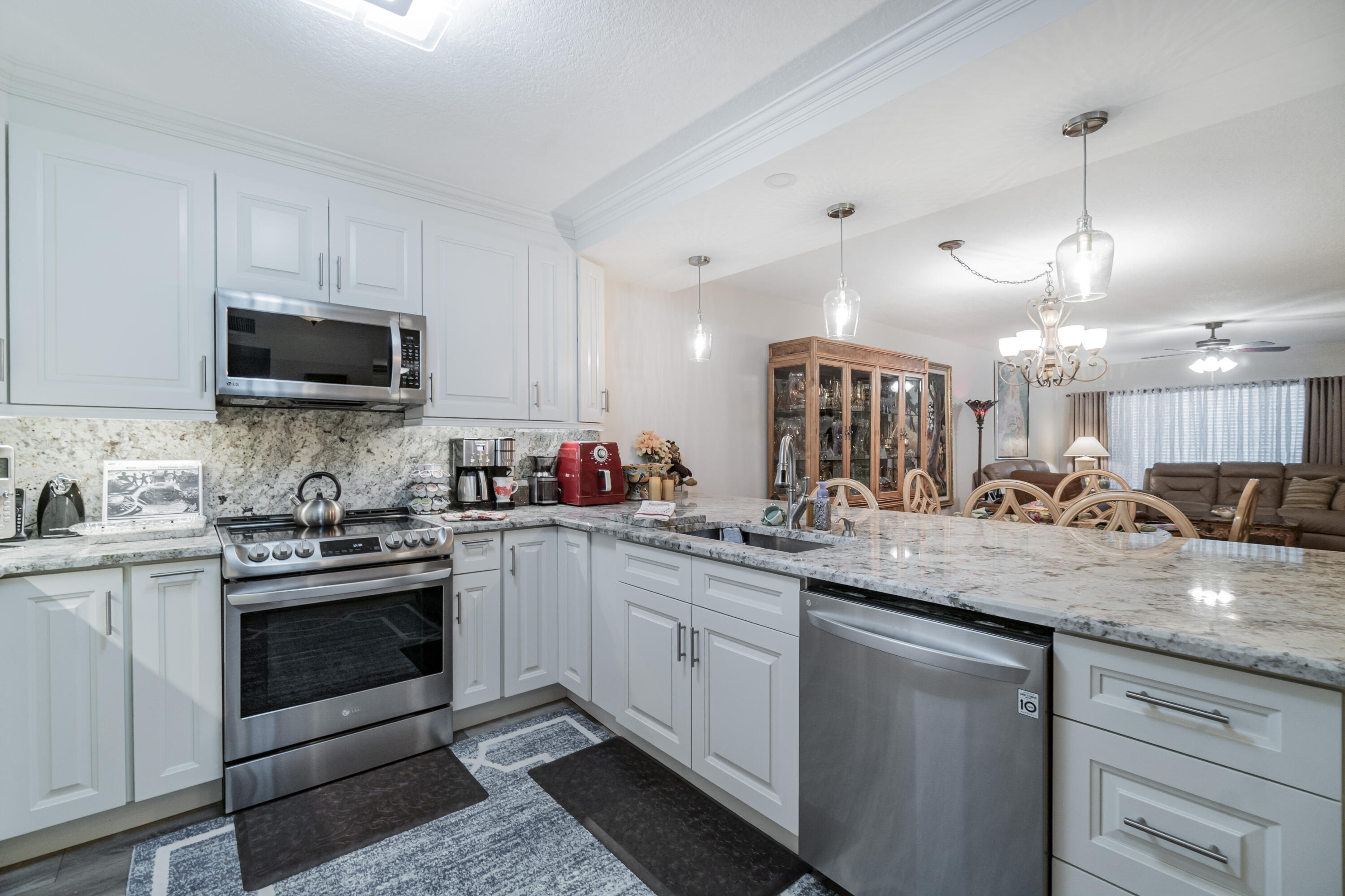18820 Stewart Circle, Unit 1 Boca Raton, FL 33496 - Photo 7 of 38 17-26