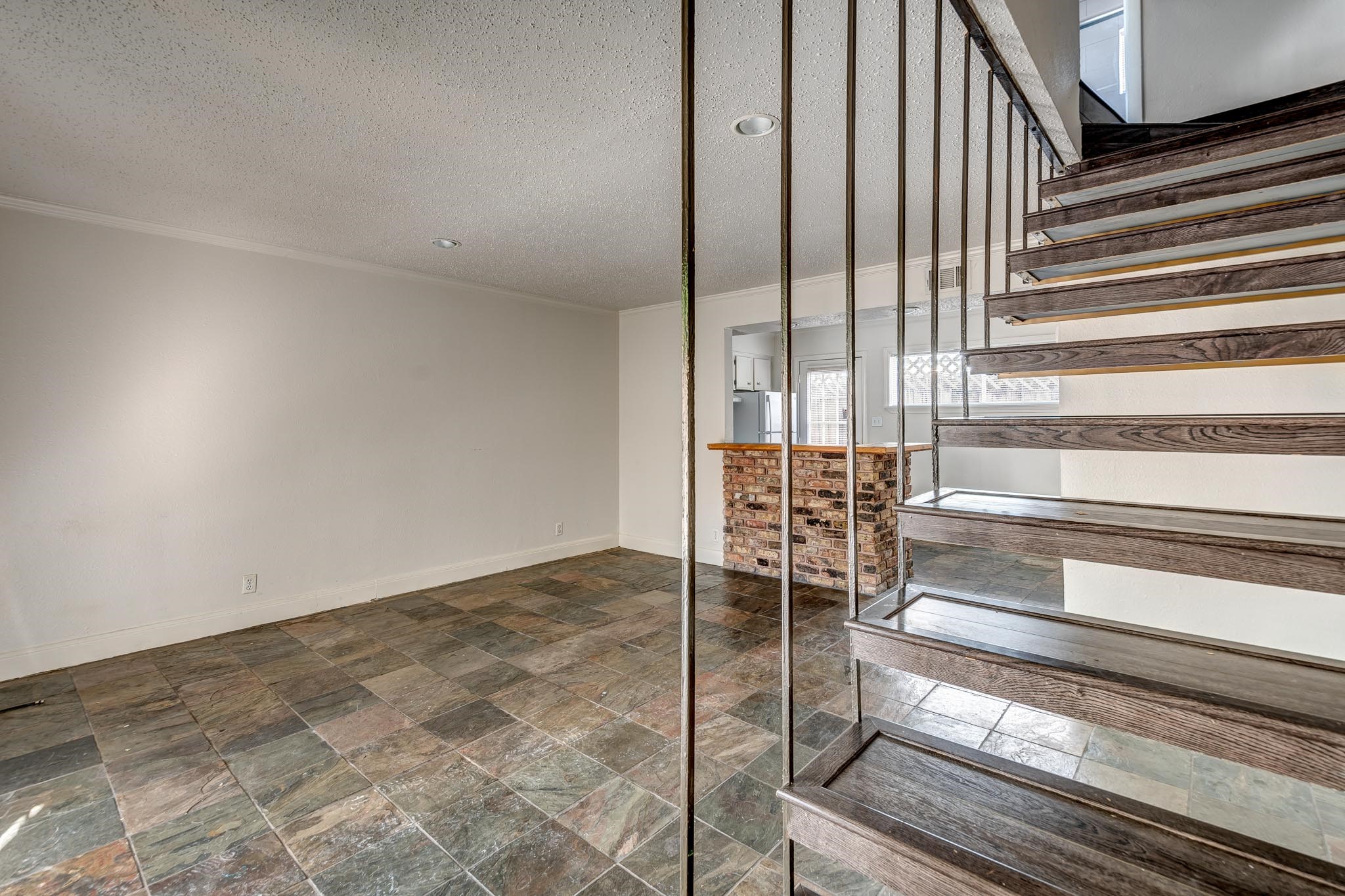 4321 Hazard Street, Unit 9 Houston, TX 77098 - Photo 5 of 11 a view of entryway