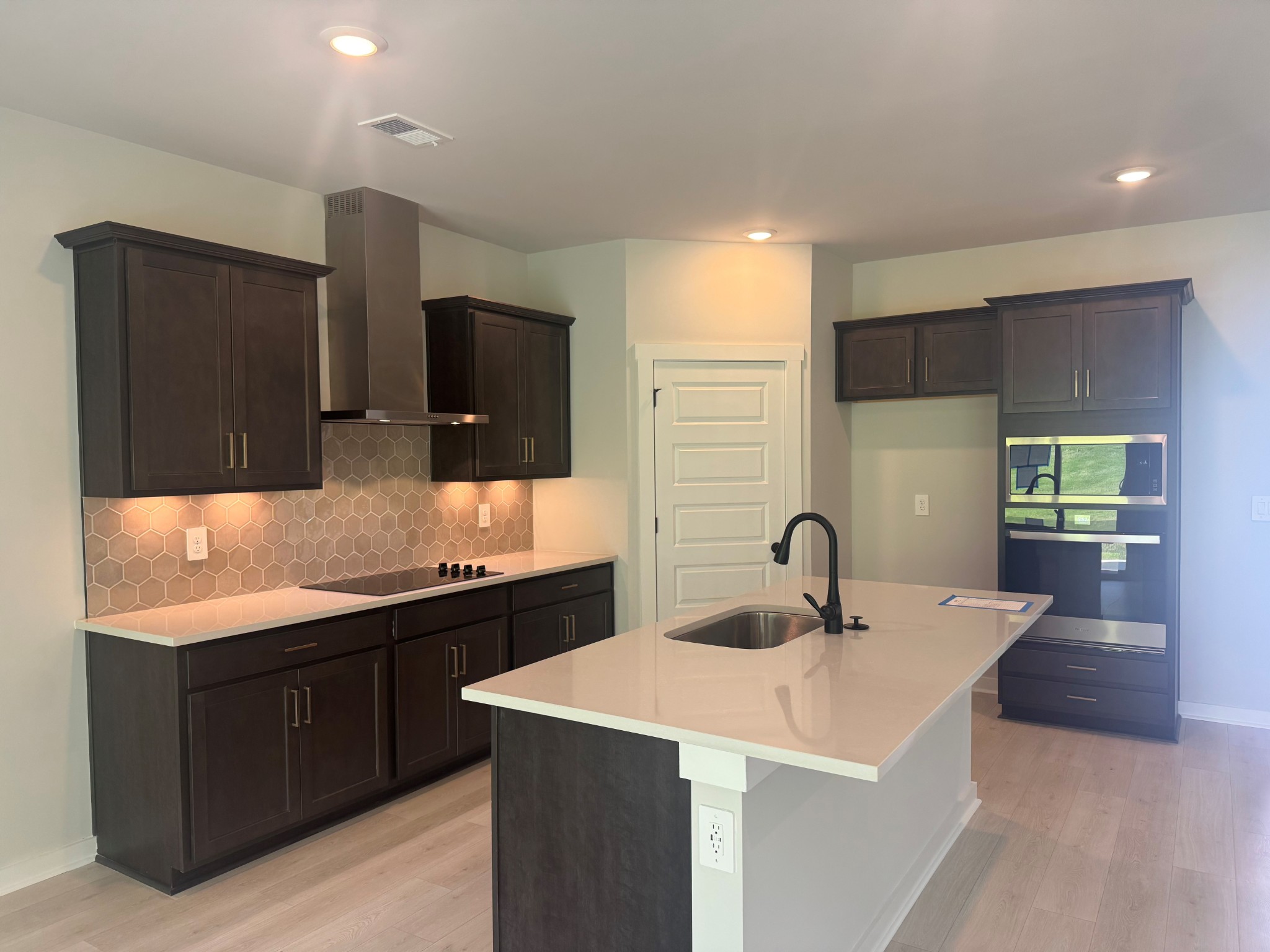 4226 Henslowe Road Columbia, TN 38401 - Photo 4 of 28