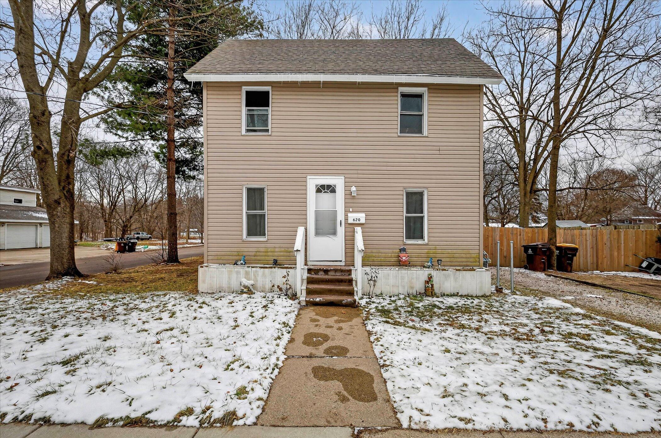 04-620 E Green St Marshall, MI 49068-Wi