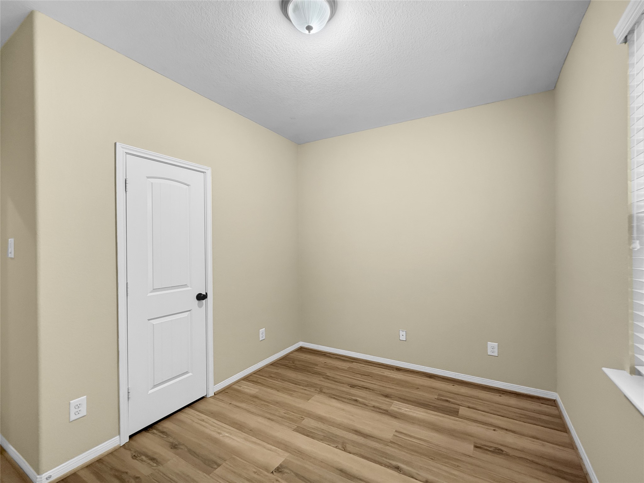 34 Hearthwick Road Tomball, TX 77375 - Photo 21 of 32 another view second bedroom first floor