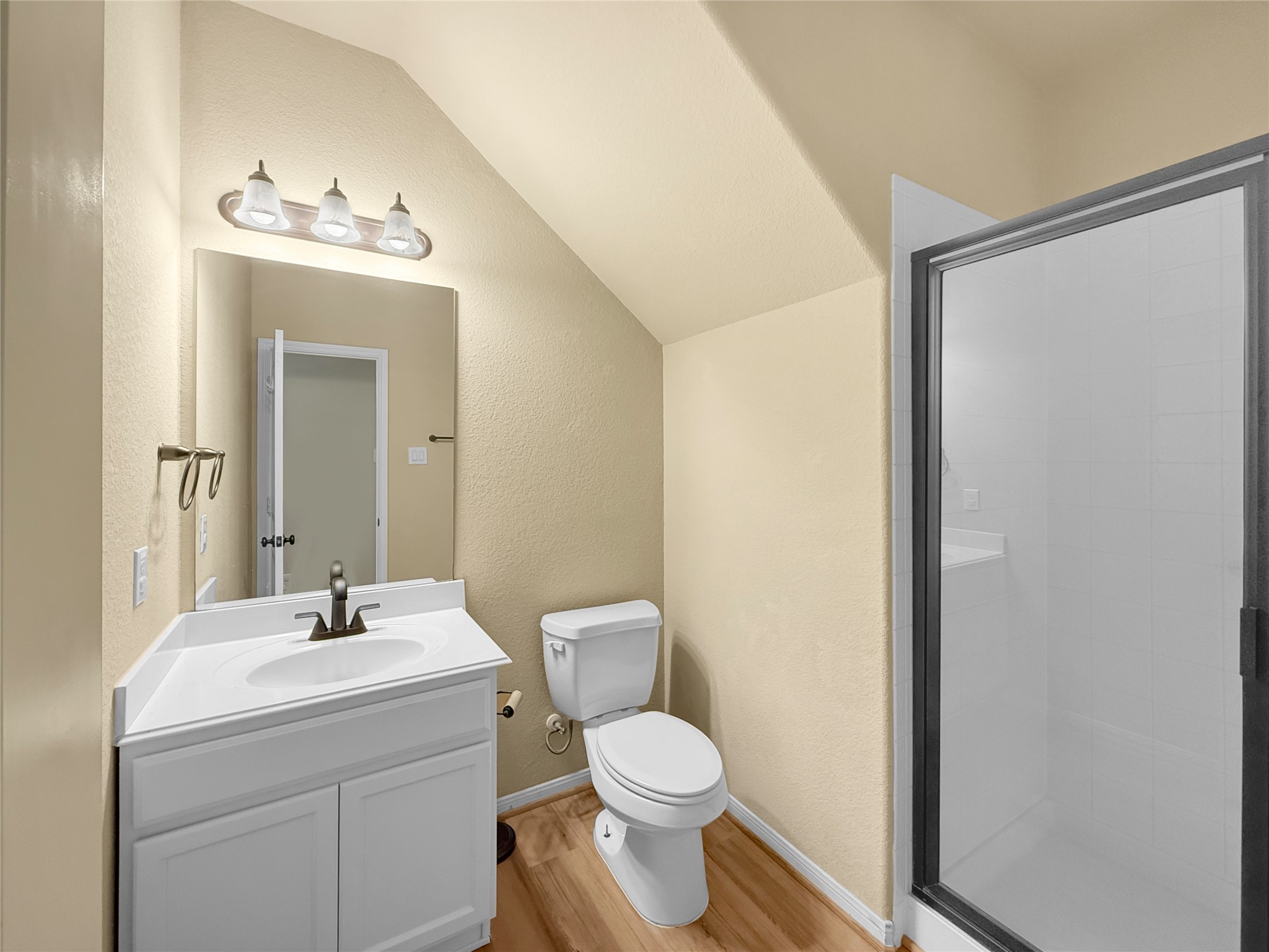 34 Hearthwick Road Tomball, TX 77375 - Photo 22 of 32 1st floor full bath
