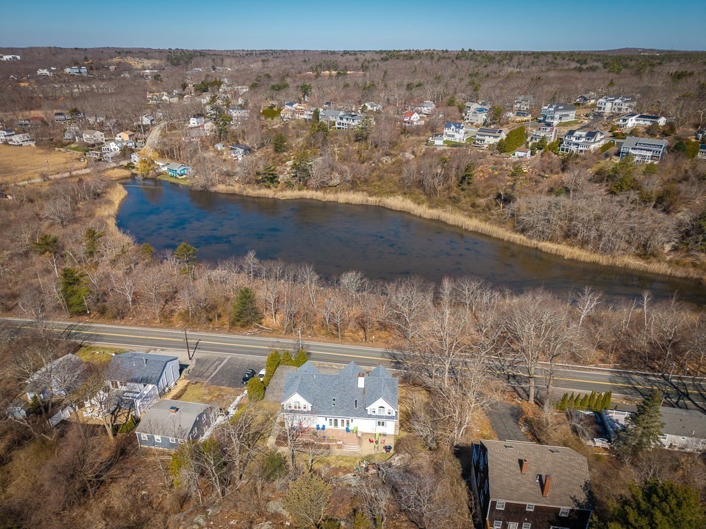 129 Thatcher Road Gloucester, MA 01930 - Photo 3 of 31 a view of a city