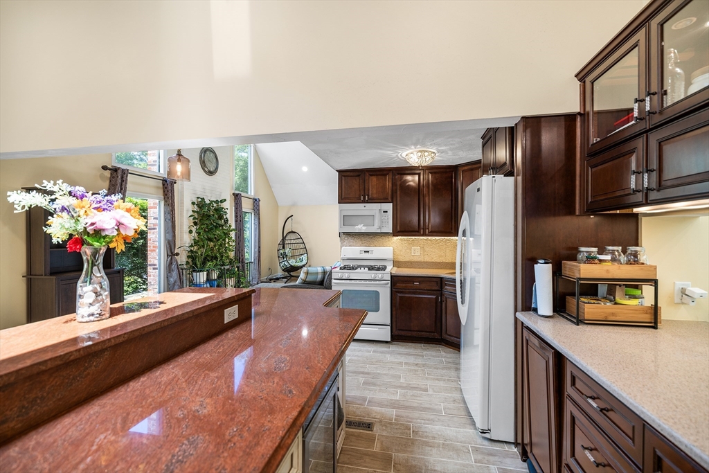 7 Sherborne Circle Ashland, MA 01721 - Photo 8 of 34