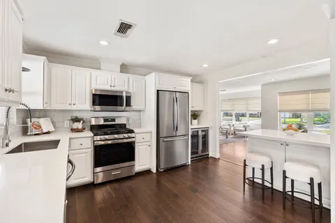 $445,000 | 2226 Chantilly Lane, Houston, TX 77018