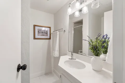 $450,000 | 2226 Chantilly Lane, Houston, TX 77018