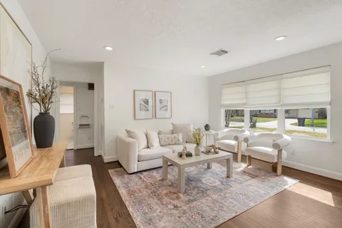 $450,000 | 2226 Chantilly Lane, Houston, TX 77018