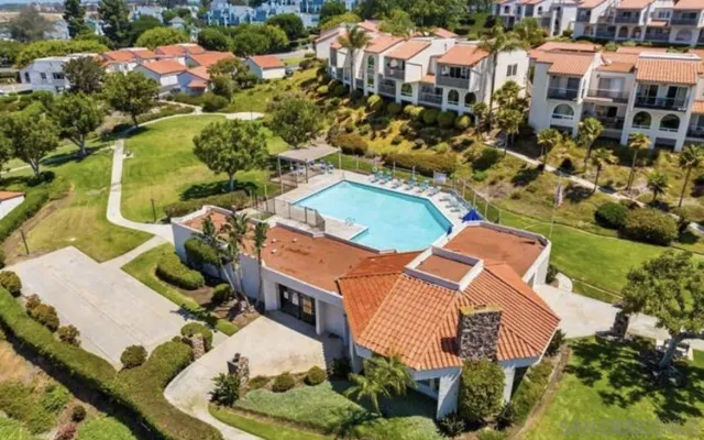 $849,000 | 911 Caminito Madrigal, Unit E, Carlsbad, CA 92011