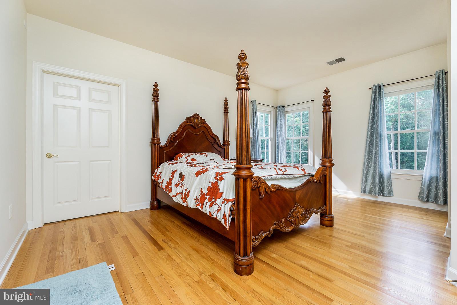 608 Utterback Store Road Great Falls, VA 22066 - Photo 20 of 29 Bedroom