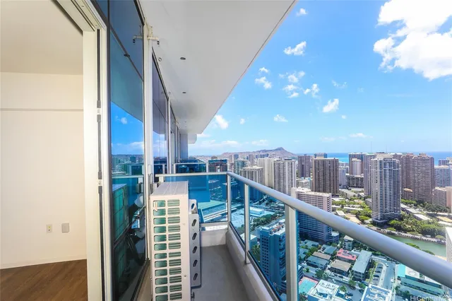$3,675 | 1631 Kapiolani Boulevard, Unit 4510, Honolulu, HI 96814