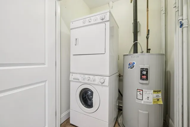 $2,600 | 527 Pawtucket Boulevard, Unit 207, Lowell, MA 01854