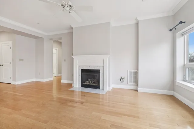 $2,600 | 527 Pawtucket Boulevard, Unit 207, Lowell, MA 01854