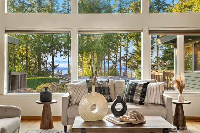 $1,495,000 | 7469 174th Street Southwest, Edmonds, WA 98026