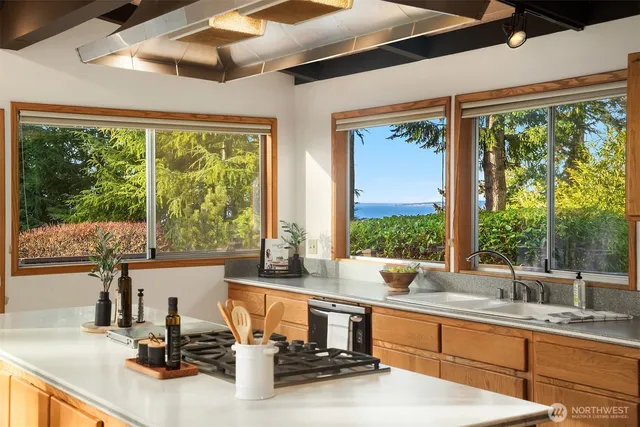 $1,495,000 | 7469 174th Street Southwest, Edmonds, WA 98026