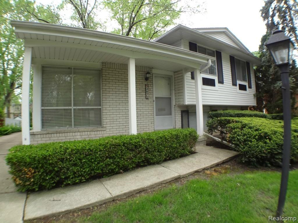 2072 Derby Road Birmingham, MI 48009 - Photo 3 of 30