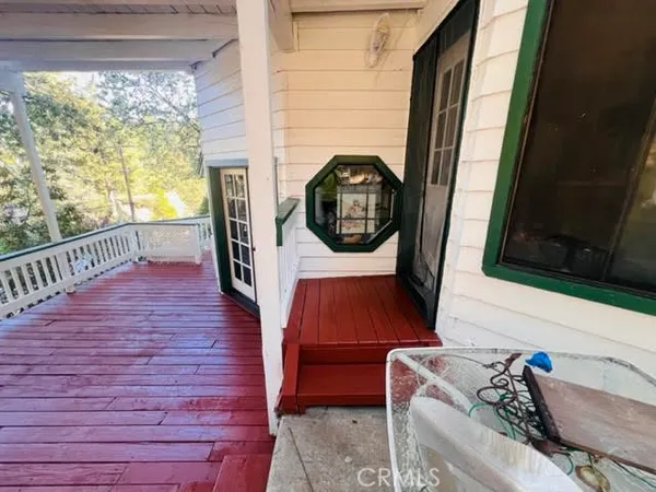 a view of houses with yard