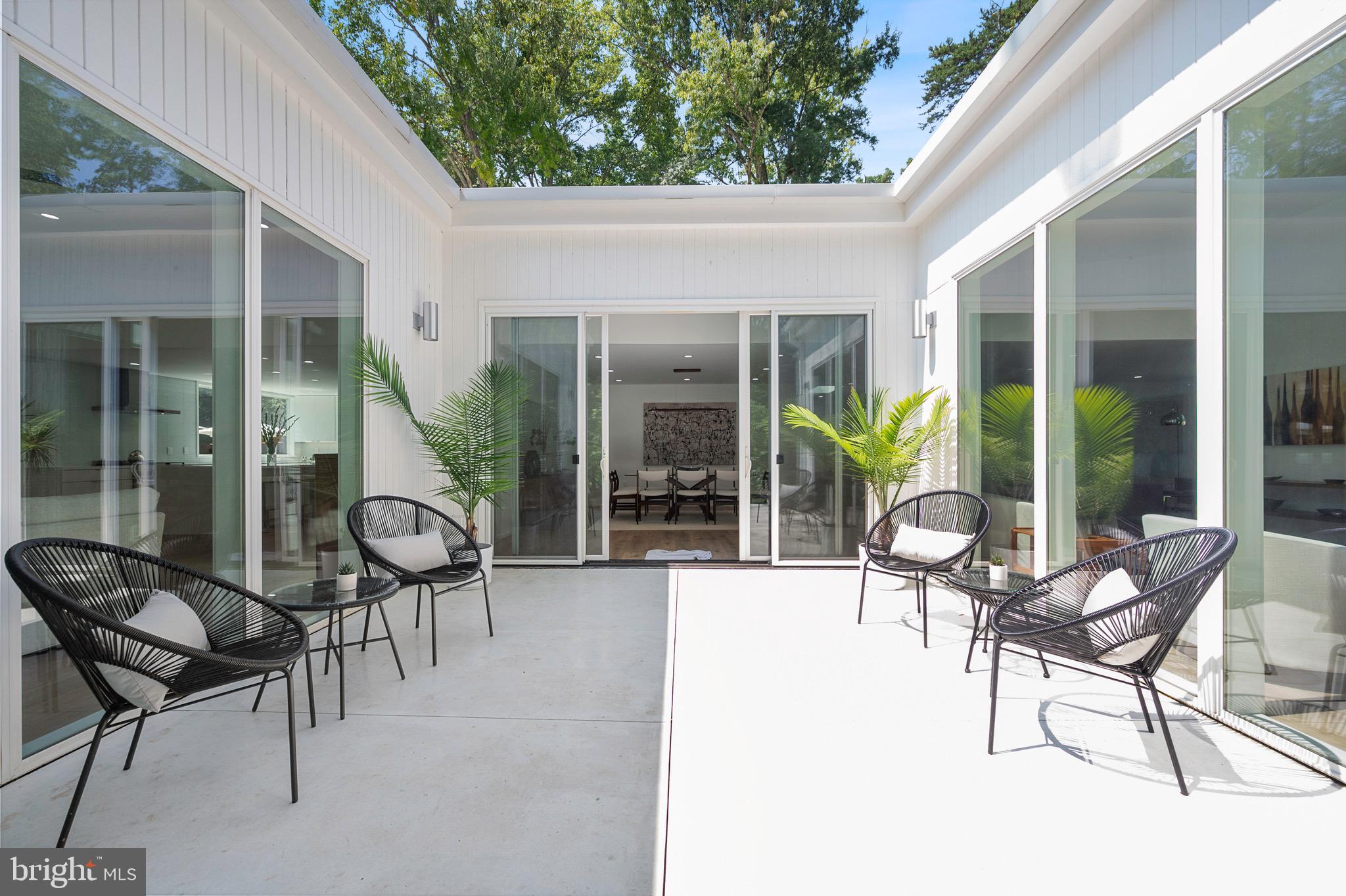 7602 Range Road Alexandria, VA 22306 - Photo 17 of 56 Inner Courtyard