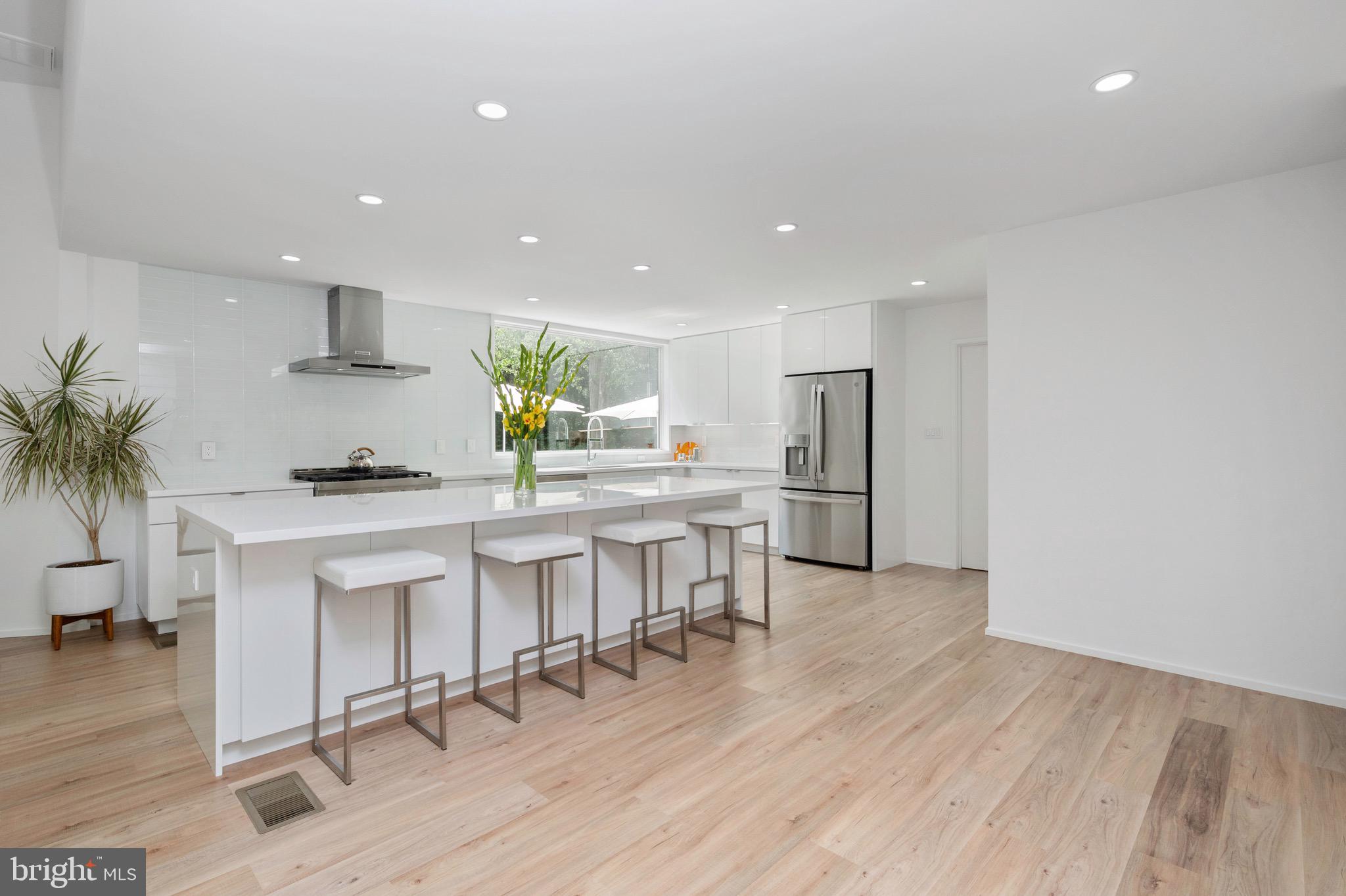 7602 Range Road Alexandria, VA 22306 - Photo 22 of 56 11 ft Island with storage on both sides