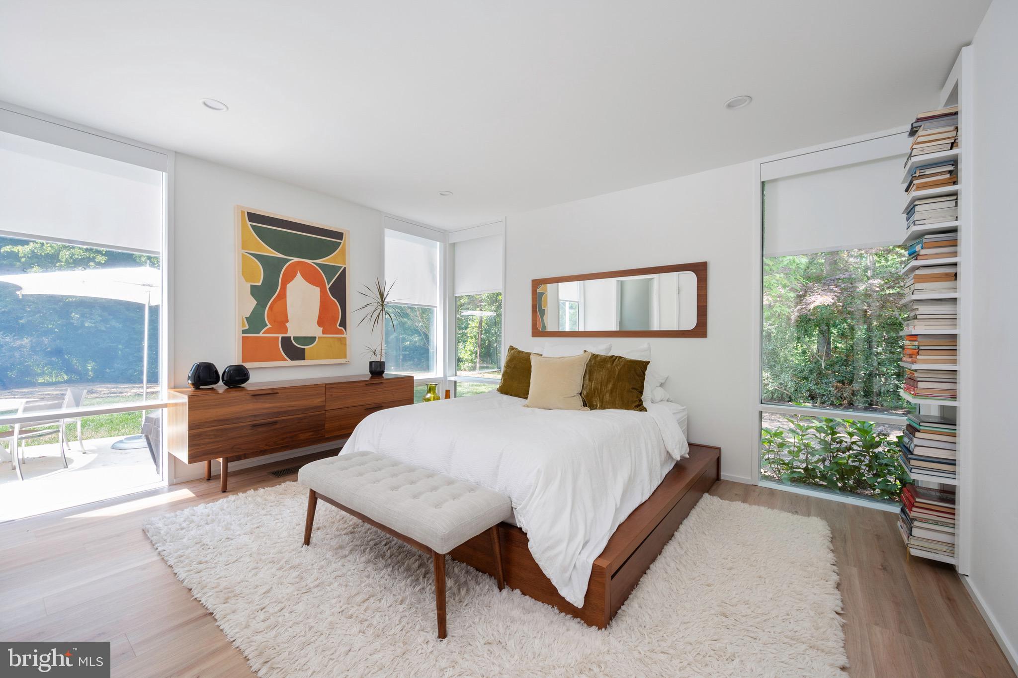 7602 Range Road Alexandria, VA 22306 - Photo 36 of 56 Guest room with en-suite bathroom