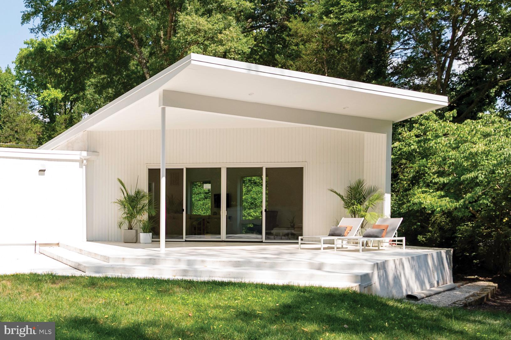 7602 Range Road Alexandria, VA 22306 - Photo 47 of 56 Dramatic back patio