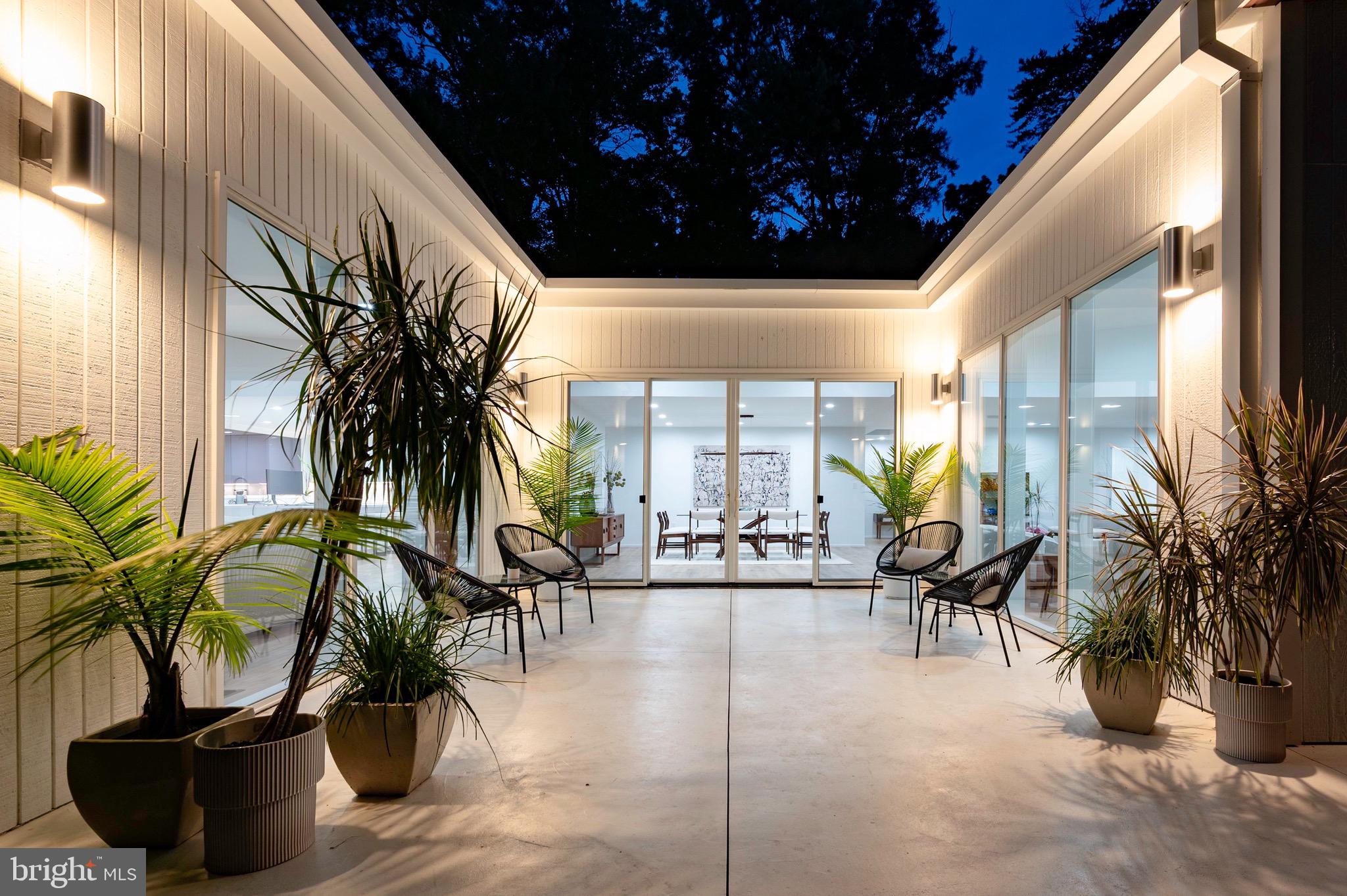 7602 Range Road Alexandria, VA 22306 - Photo 7 of 56 Inner Courtyard