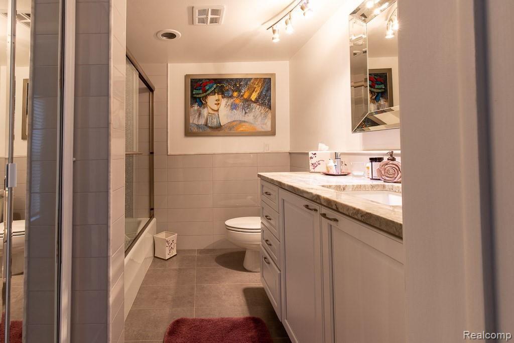 31775 Ridgeside Drive, Unit 22 Farmington Hills, MI 48334 - Photo 26 of 44