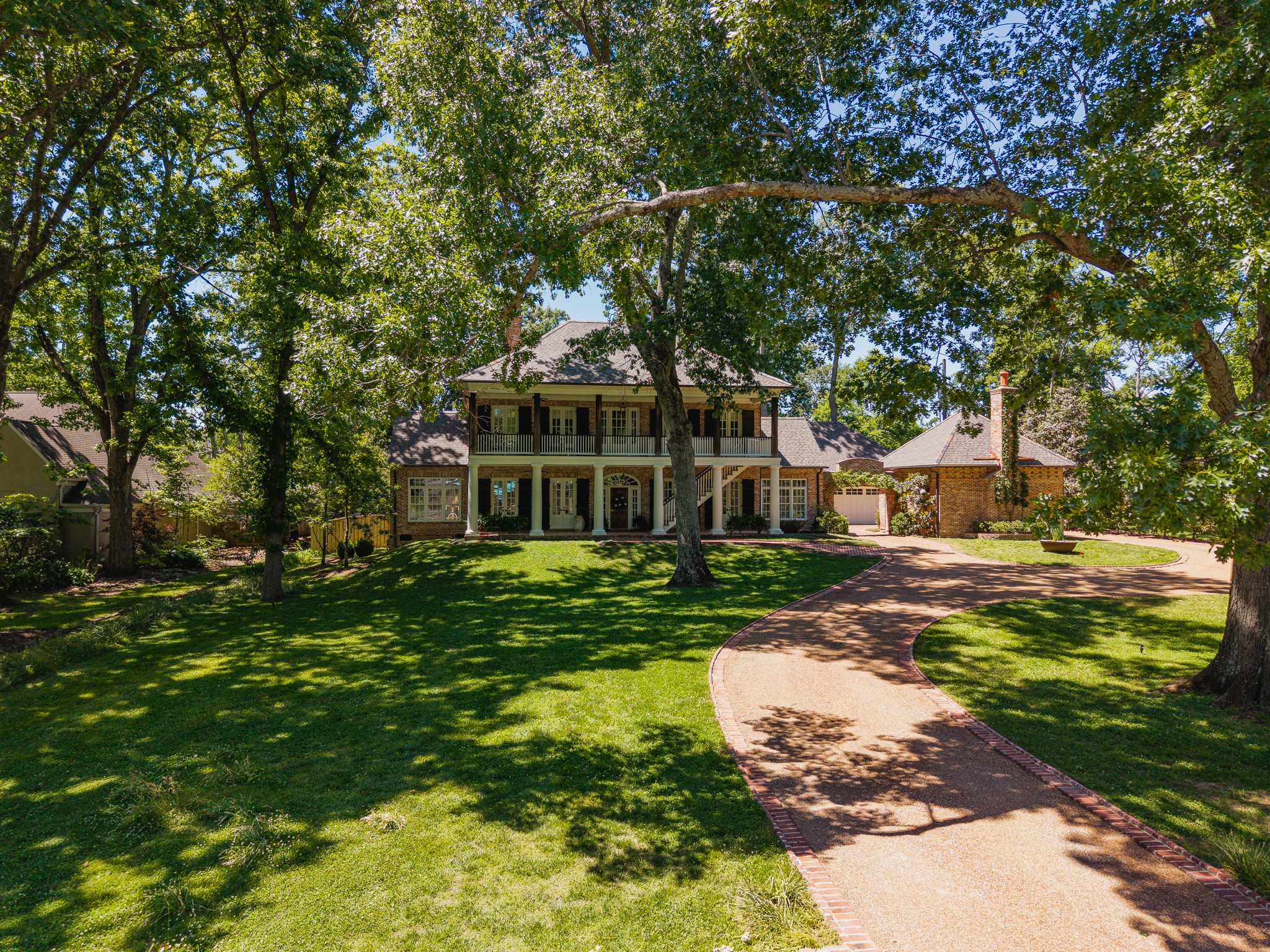 6108 Robin Hill Road Nashville, TN 37205 - Photo 3 of 100