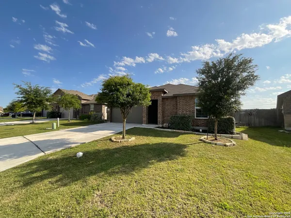 $1,750 | 2118 Silver Maple, New Braunfels, TX 78130