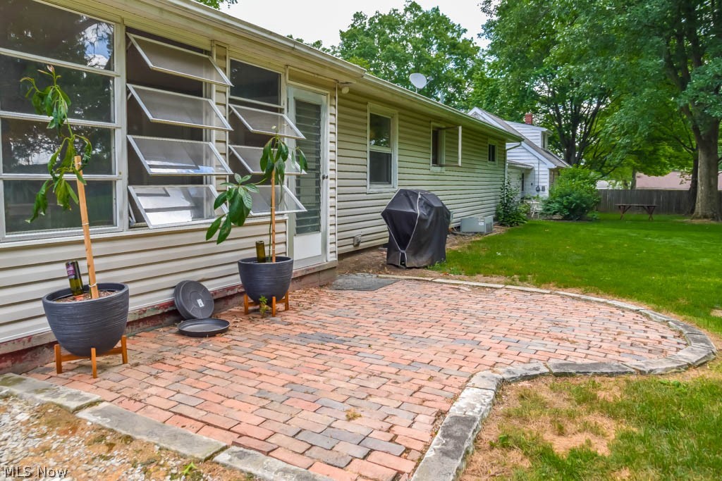 45 Adams Avenue Rittman, OH 44270 - Photo 21 of 25 Paver patio.