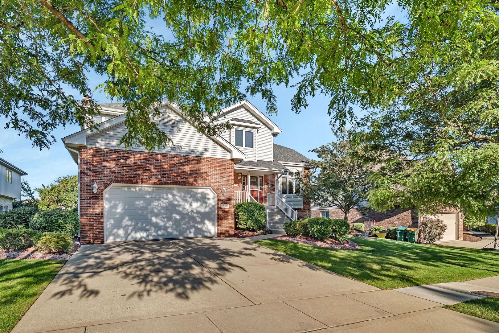 390 Kromray Road Lemont, IL 60439 - Photo 1 of 40 Gallery Image 1