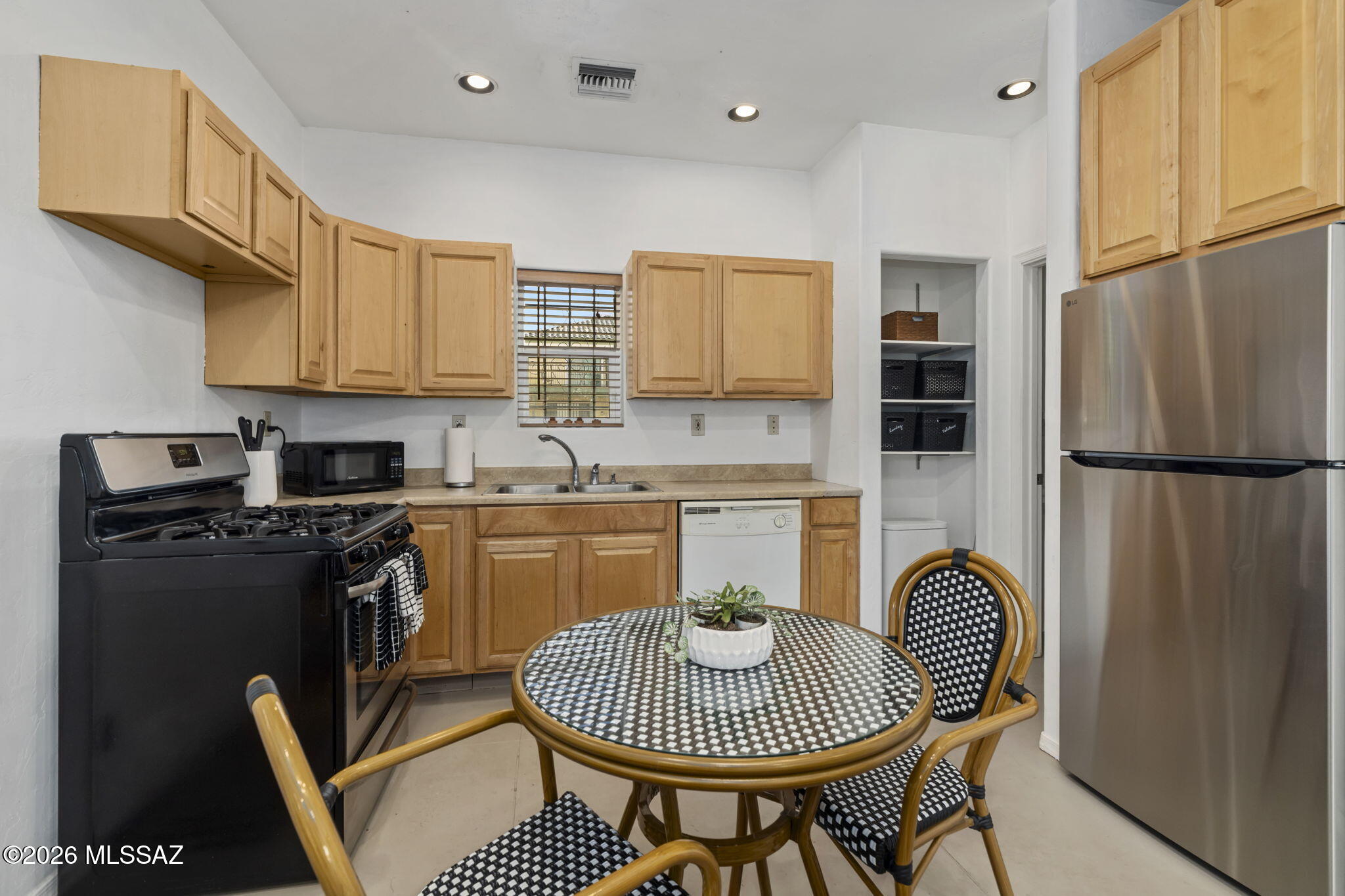 1718 East Grant Road Tucson, AZ 85719 - Photo 32 of 45 Guest House Kitchen