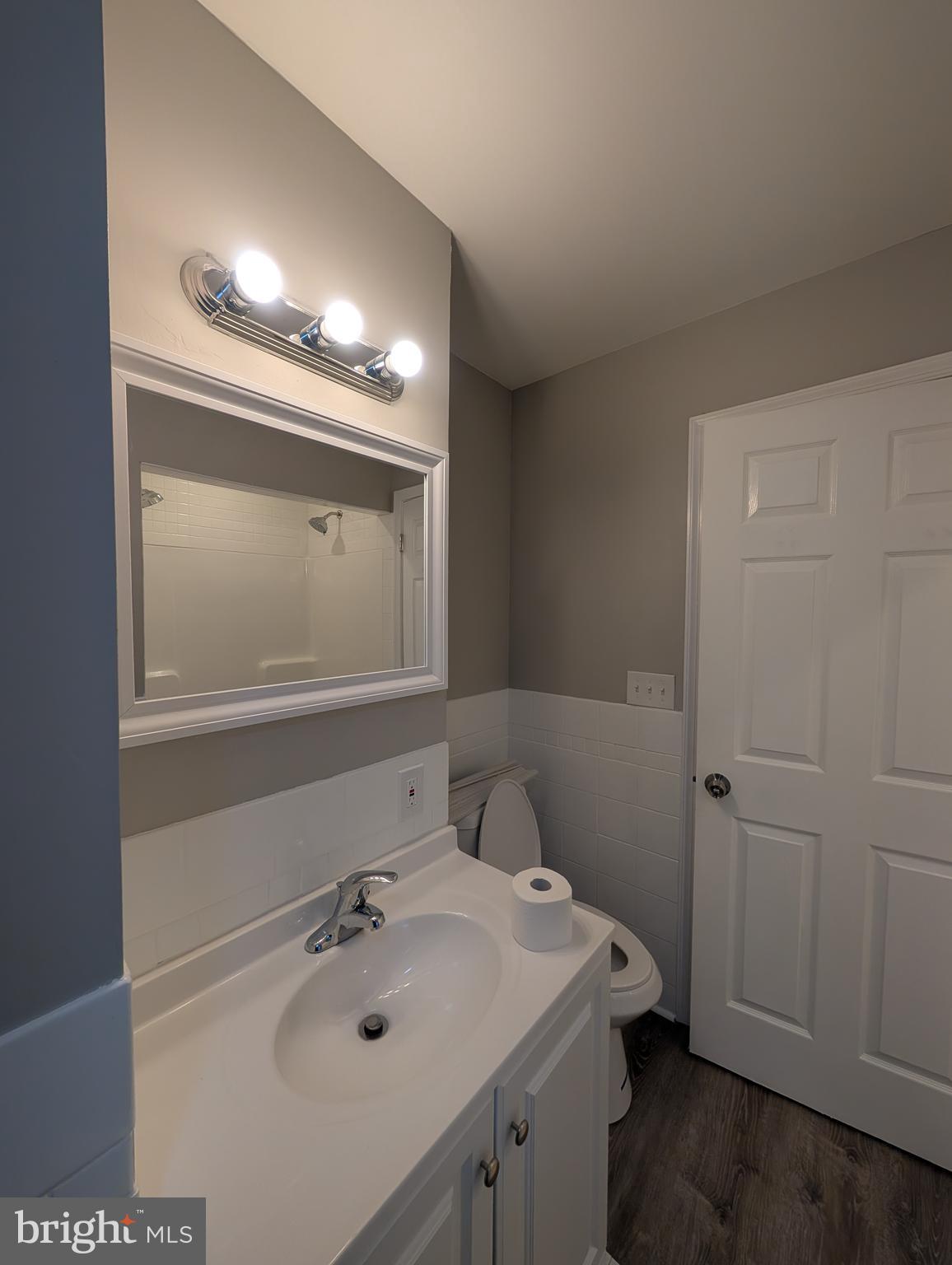 2 Hawkesbury Court Newark, DE 19702 - Photo 31 of 57 a bathroom with a sink and a mirror