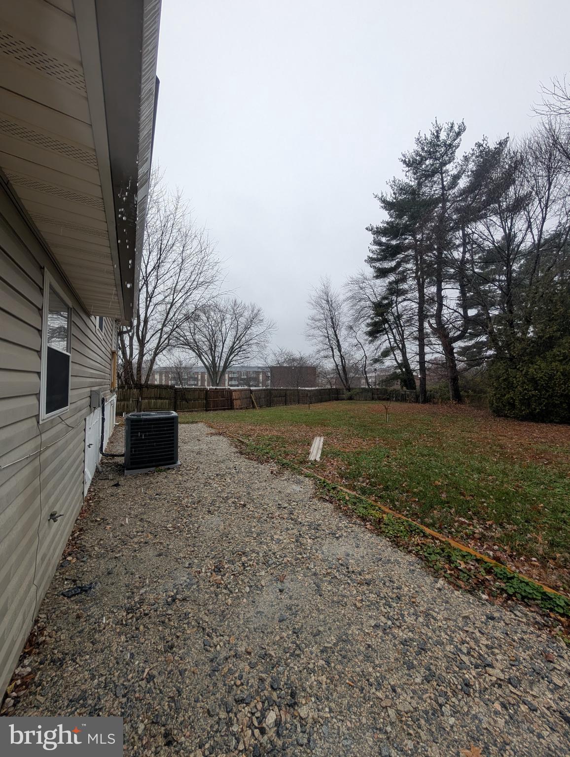 2 Hawkesbury Court Newark, DE 19702 - Photo 5 of 57 a view of a backyard