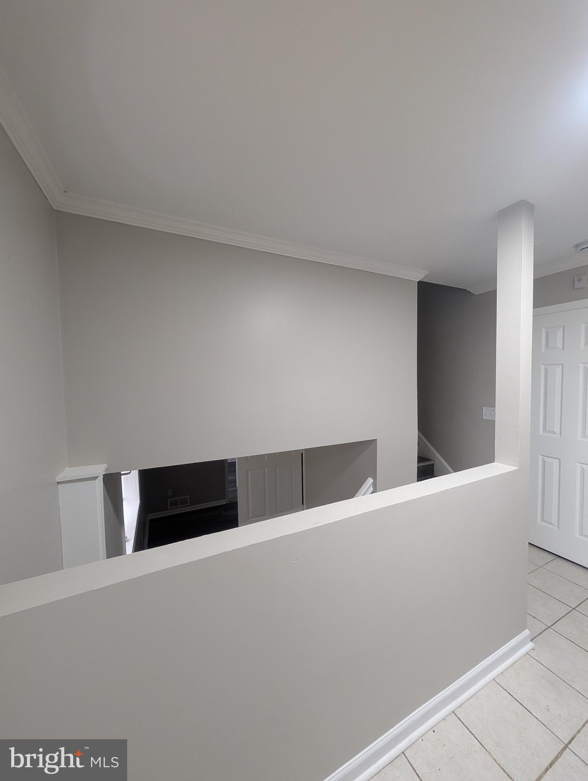 2 Hawkesbury Court Newark, DE 19702 - Photo 10 of 57 a living room with a couch