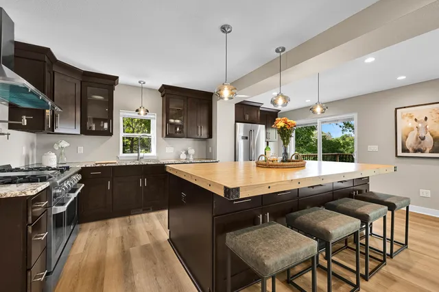 $1,175,000 | 29032 Kramer Drive, Waterford, WI 53185