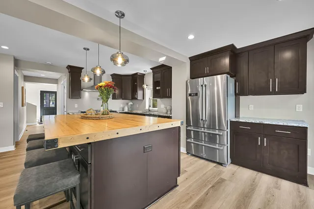 $1,175,000 | 29032 Kramer Drive, Waterford, WI 53185