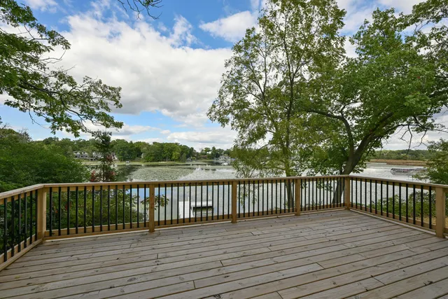 $1,175,000 | 29032 Kramer Drive, Waterford, WI 53185