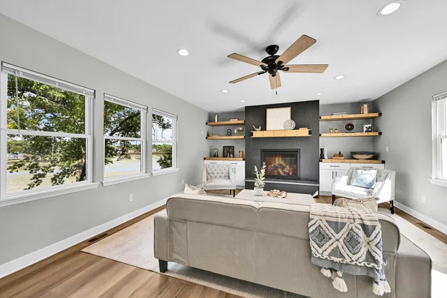 $1,175,000 | 29032 Kramer Drive, Waterford, WI 53185