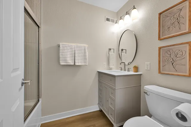 $1,175,000 | 29032 Kramer Drive, Waterford, WI 53185