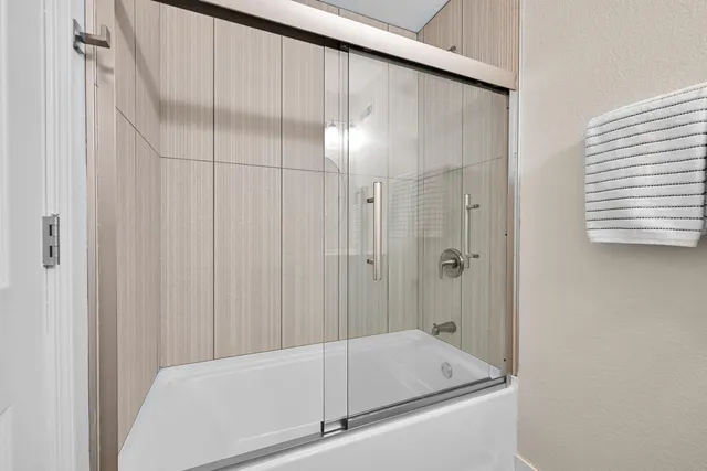 $1,175,000 | 29032 Kramer Drive, Waterford, WI 53185