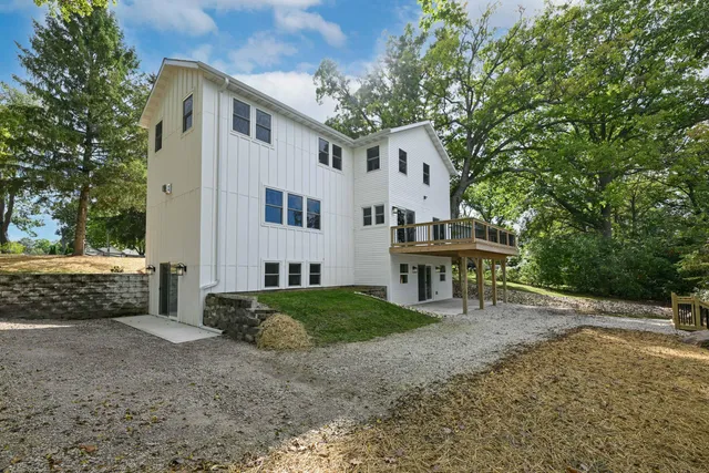 $1,175,000 | 29032 Kramer Drive, Waterford, WI 53185