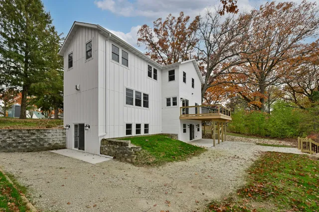 $1,175,000 | 29032 Kramer Drive, Waterford, WI 53185