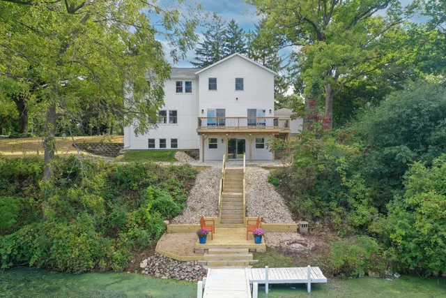 $1,175,000 | 29032 Kramer Drive, Waterford, WI 53185