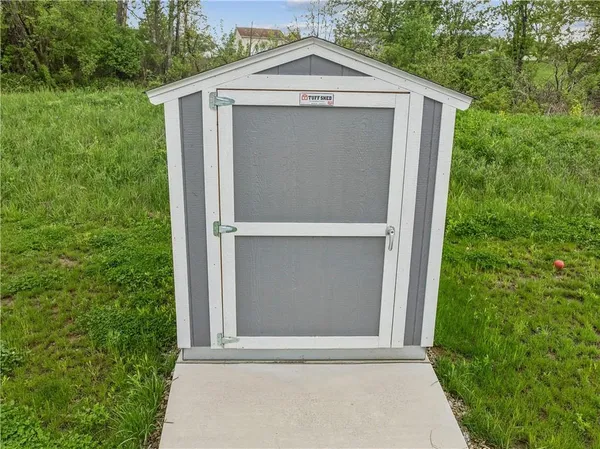 $299,999 | 212 Smith Lane, Beaver Falls, PA 15010