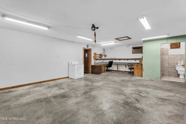 $175,000 | 6200 Hurley Wade Road, Moss Point, MS 39562