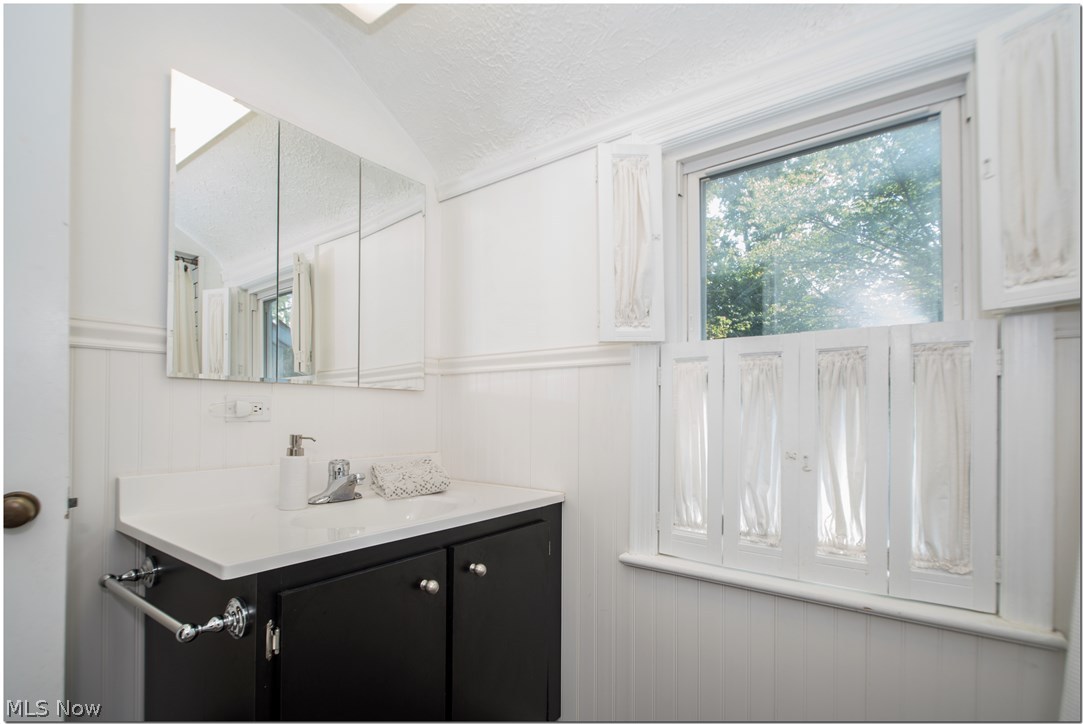 1343 Brainard Road Cleveland, OH 44124 - Photo 24 of 32