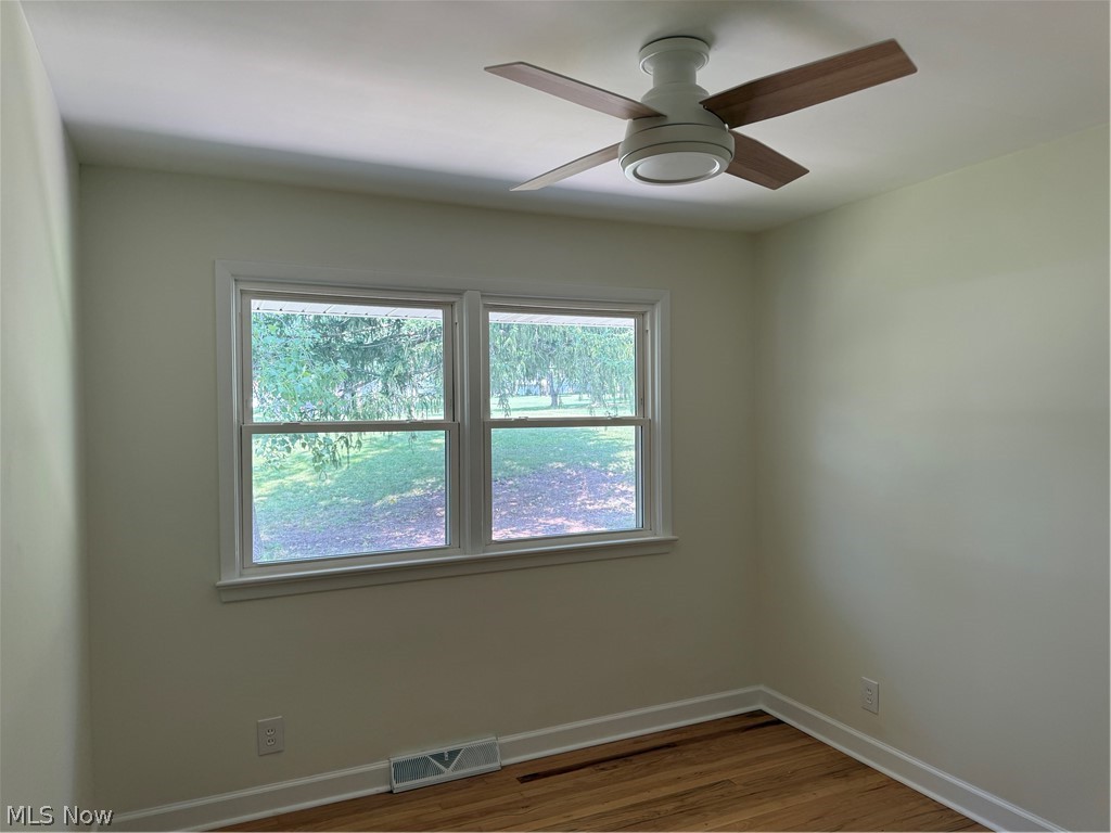 475 Meadowlane Road Seven Hills, OH 44131 - Photo 22 of 38 Bedroom #3